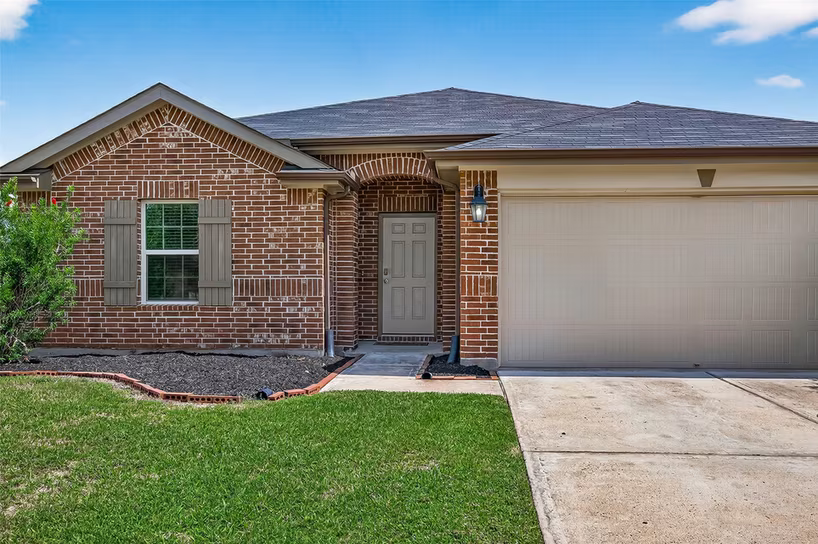 Photo 3 of 2907 Vales Point Drive, Fresno, TX