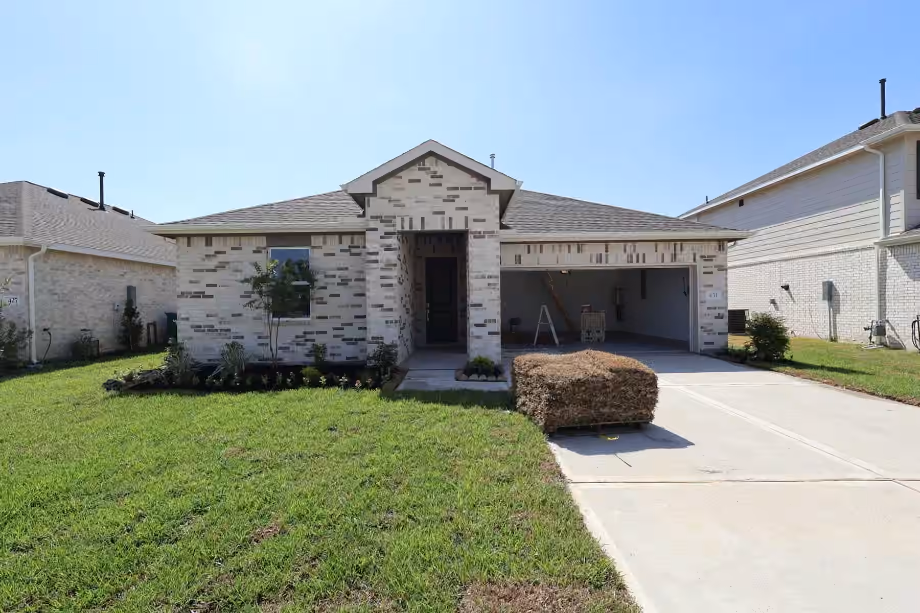 Photo 3 of 431 East Rose Marie Lane, Montgomery, TX