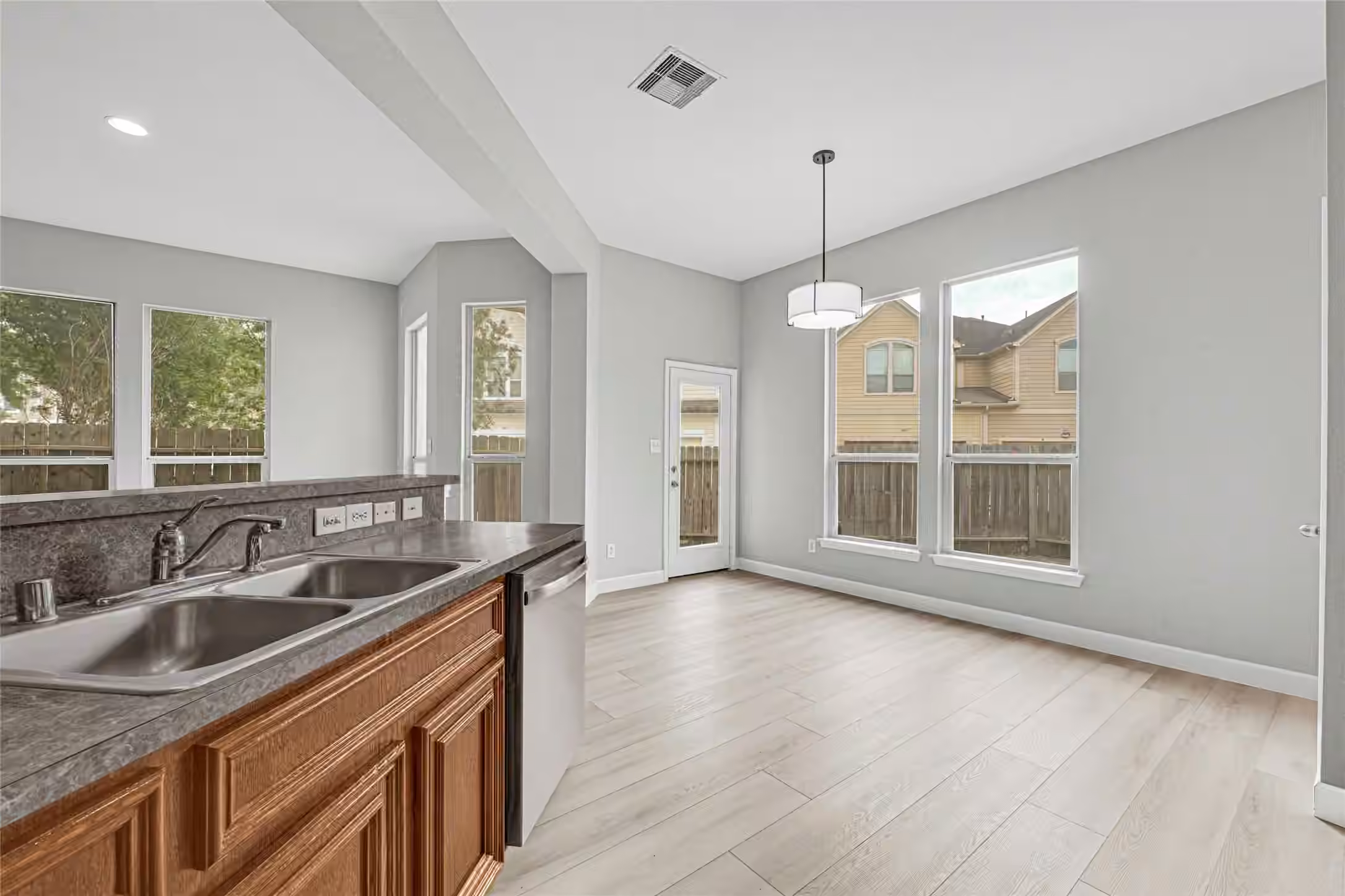 Photo 6 of 14919 Atmore Place Drive, Houston, TX