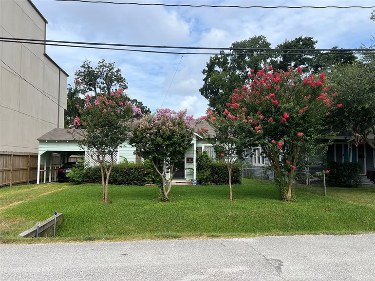 Photo 3 of 2507 Couch Street, Houston, TX