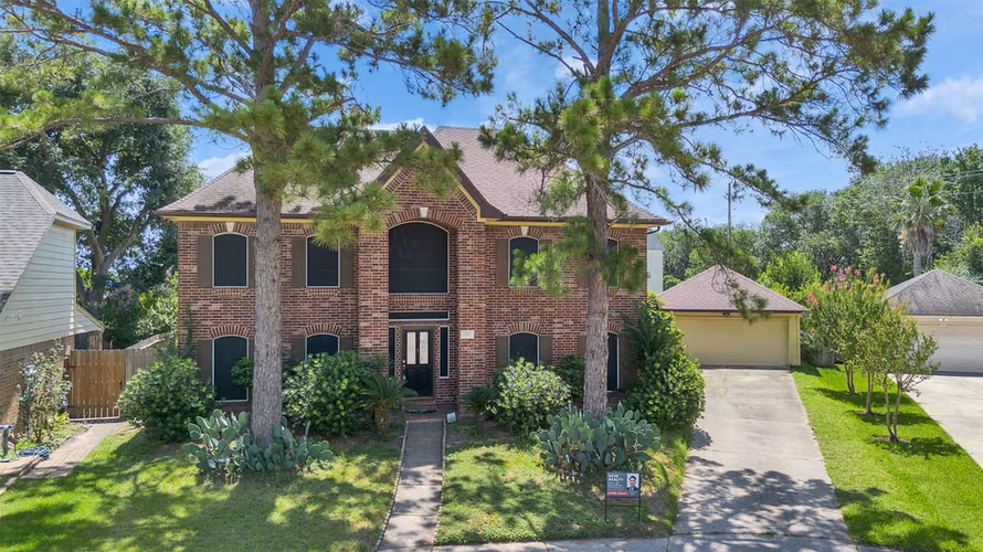 Photo 2 of 1702 Lake Geneva Court, Houston, TX