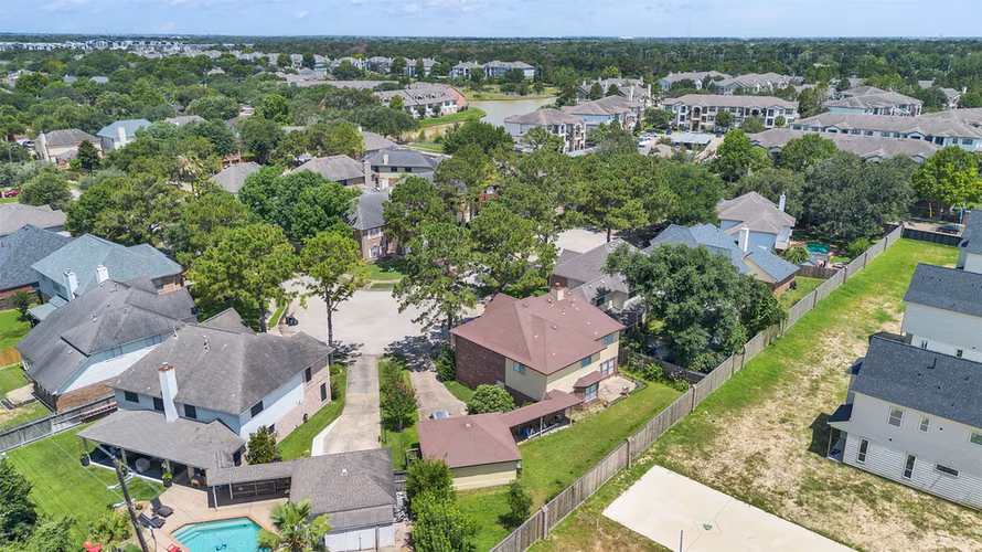 Photo 6 of 1702 Lake Geneva Court, Houston, TX