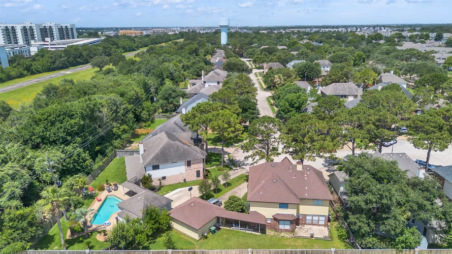 Photo 7 of 1702 Lake Geneva Court, Houston, TX