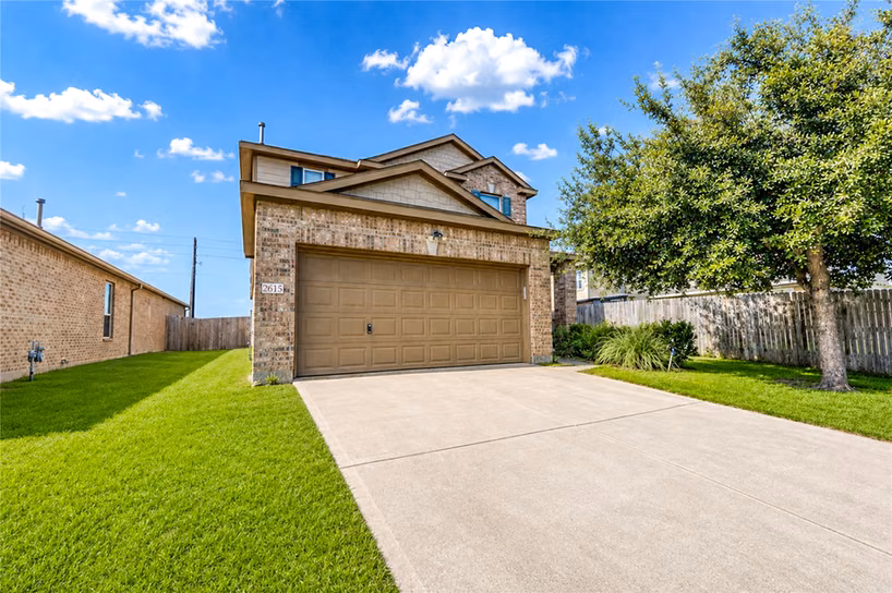 Photo 2 of 2615 Skyview Moon Drive, Houston, TX