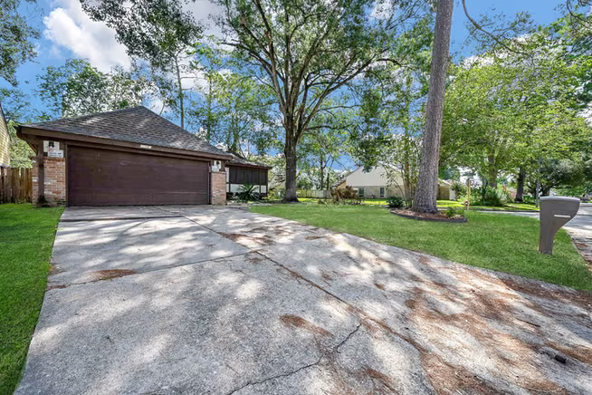 Photo 2 of 17306 Beaver Springs Drive, Houston, TX