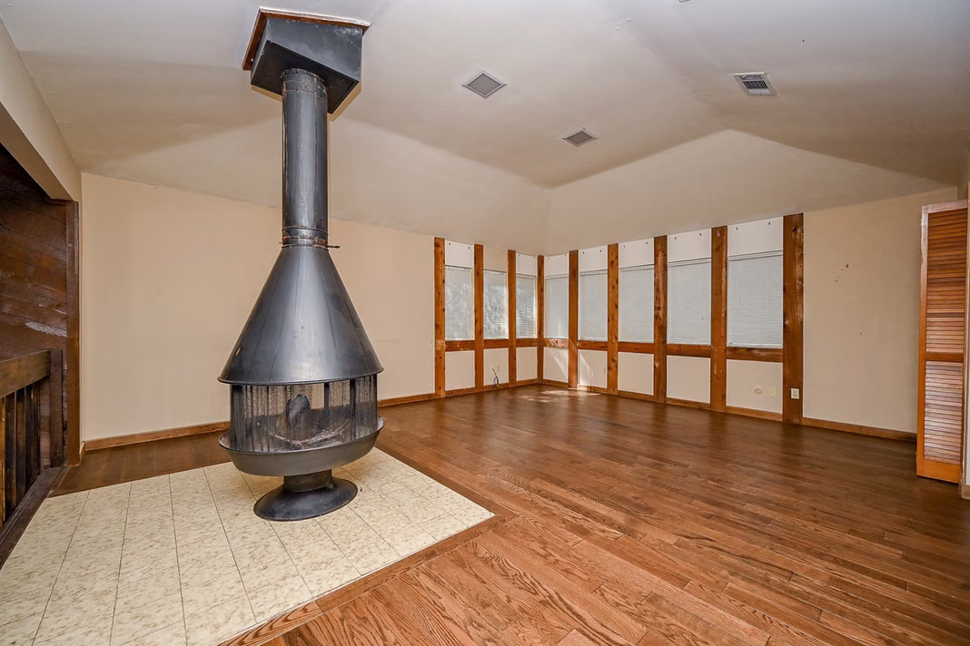 Photo 4 of 17306 Beaver Springs Drive, Houston, TX