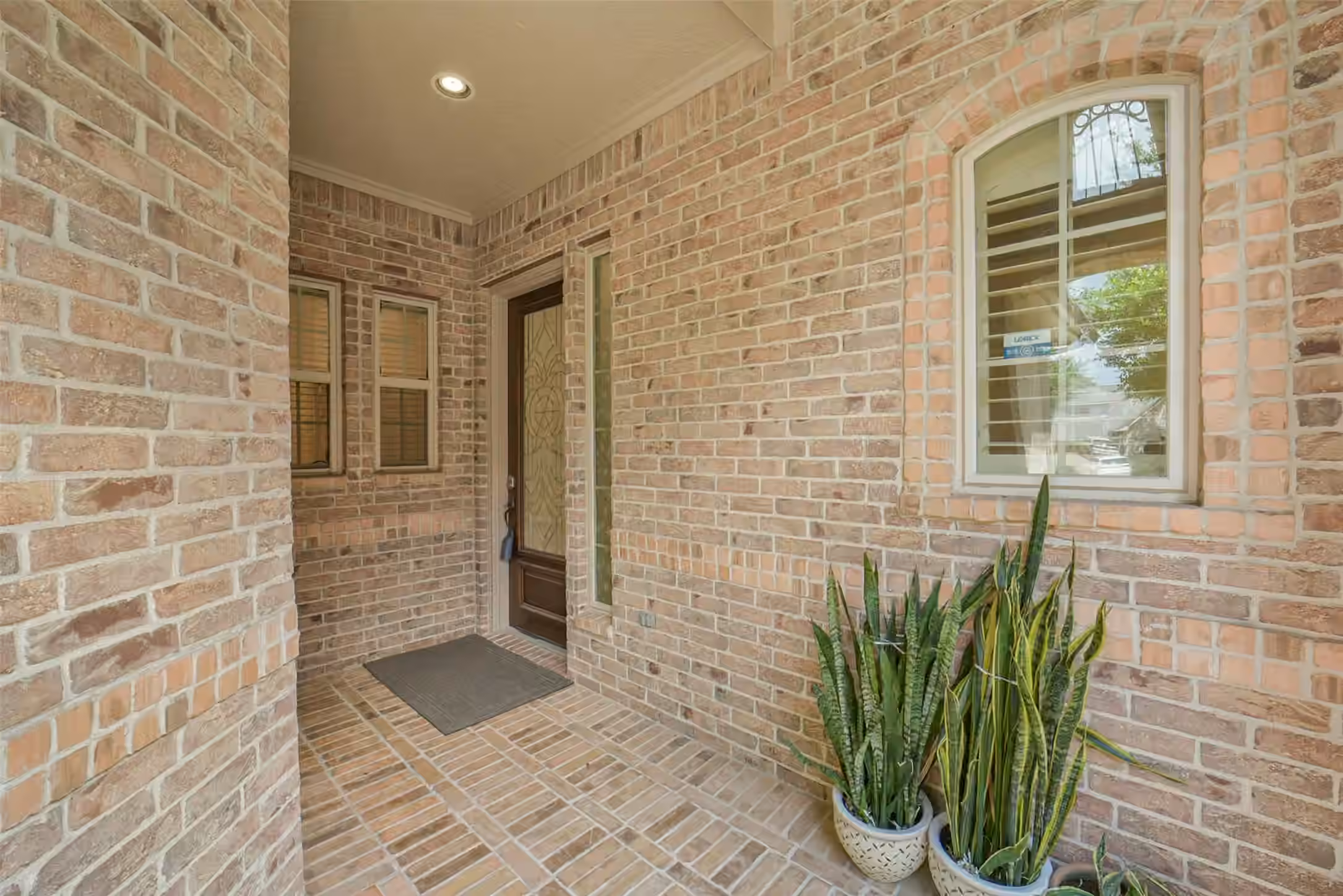 Photo 5 of 6518 Canyon Cliff Court, Houston, TX