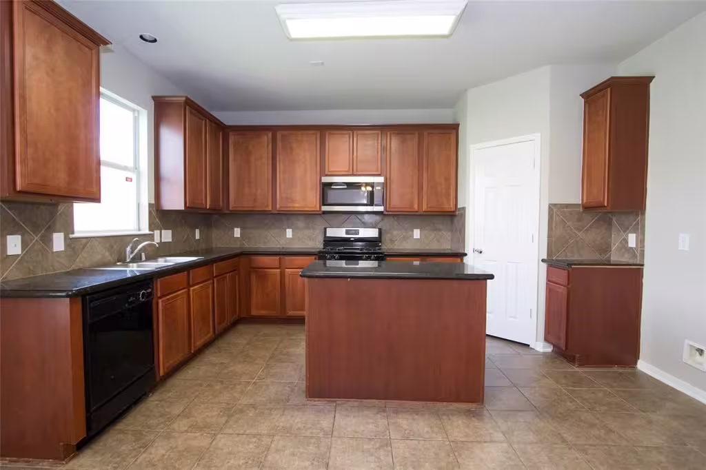 Photo 6 of 2815 Lakecrest Forest Drive, Katy, TX