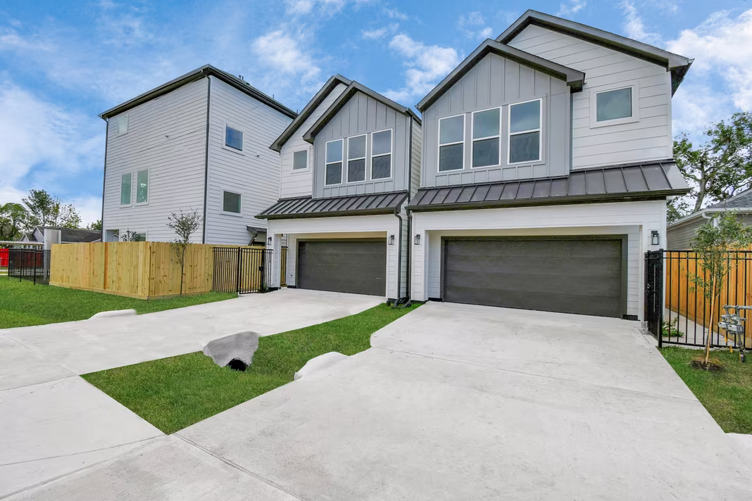Photo 2 of 2610 Vance Street, Houston, TX