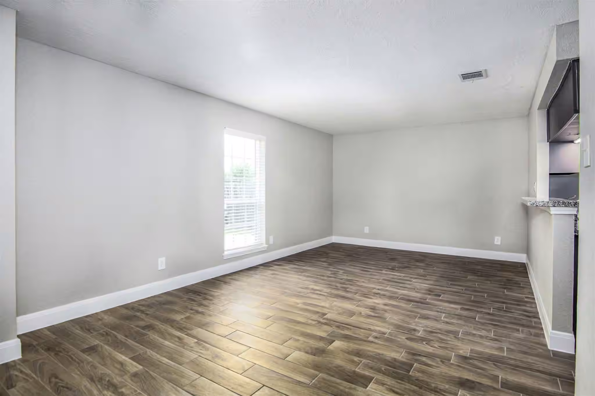 Photo 4 of 7426 Aljean Lane, Pasadena, TX