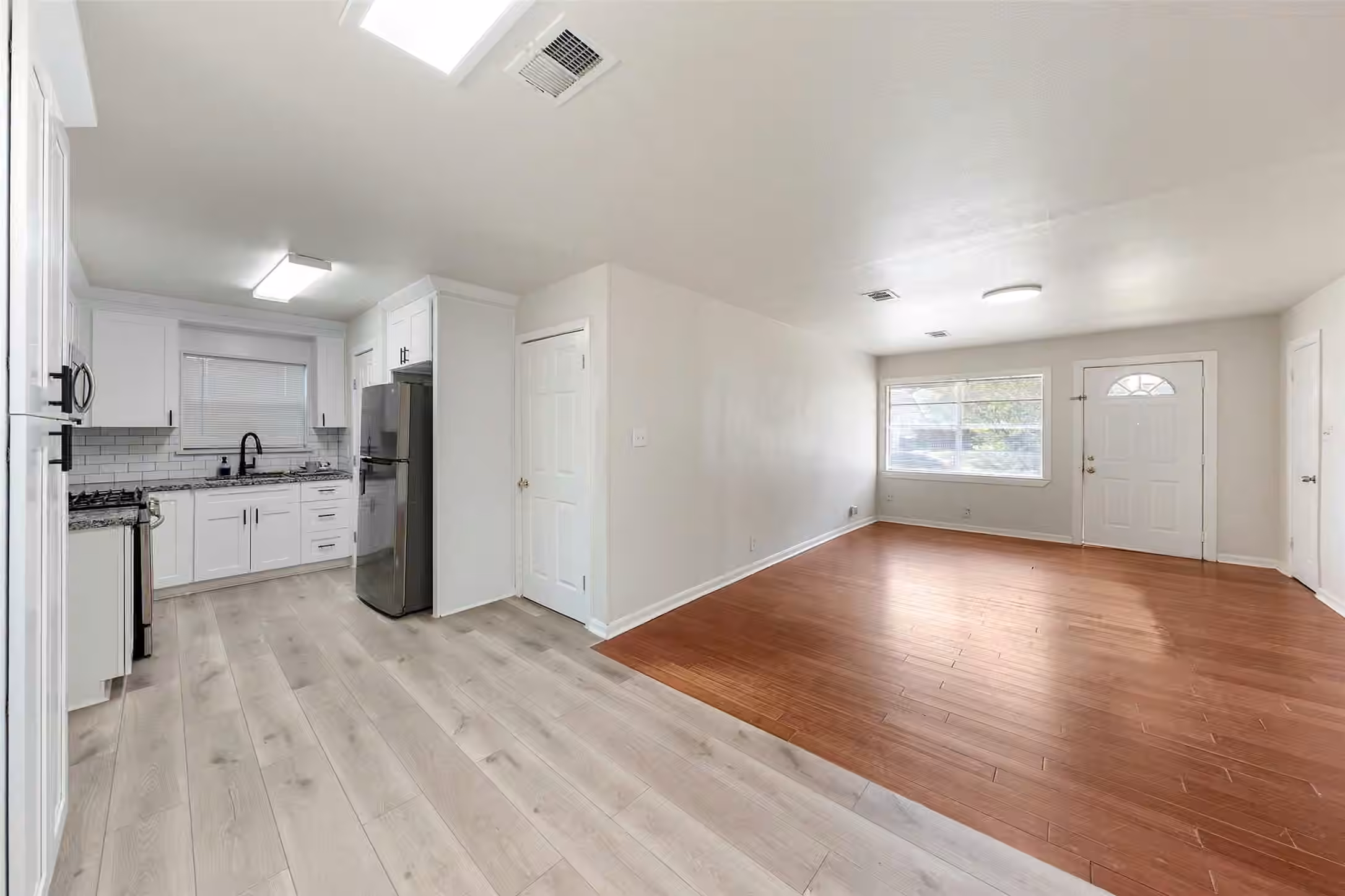 Photo 6 of 2510 Munger Street, Houston, TX