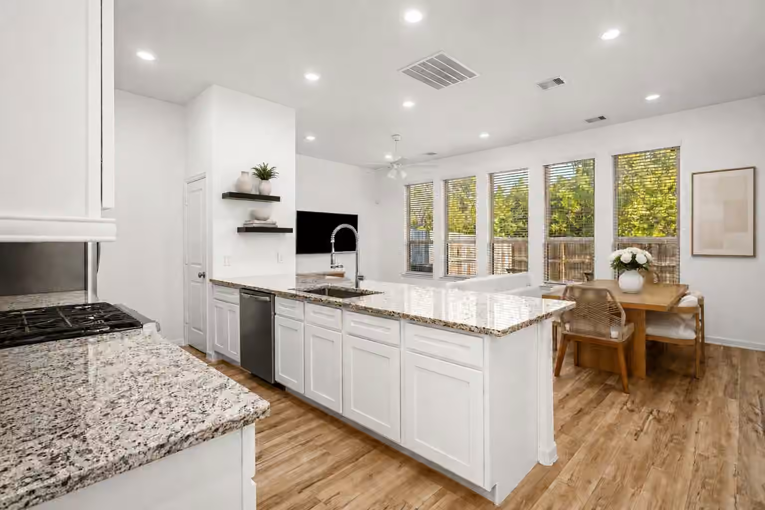 Photo 4 of 575 Dry Fork Lane, Conroe, TX