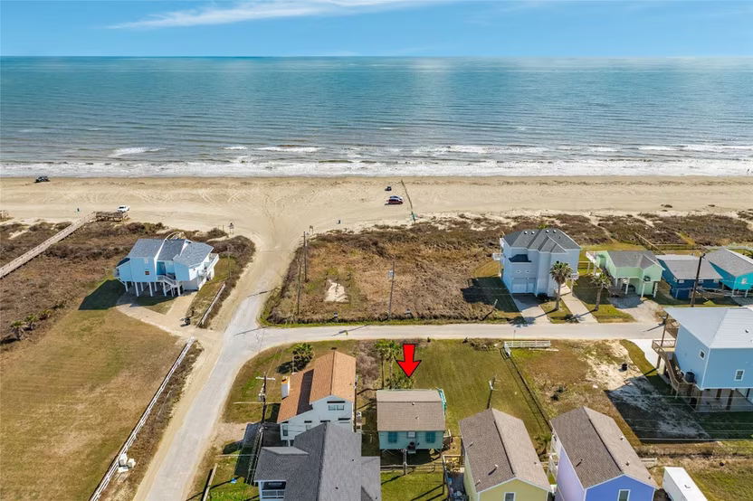 Photo 4 of 17404 Bristow Drive, Galveston, TX