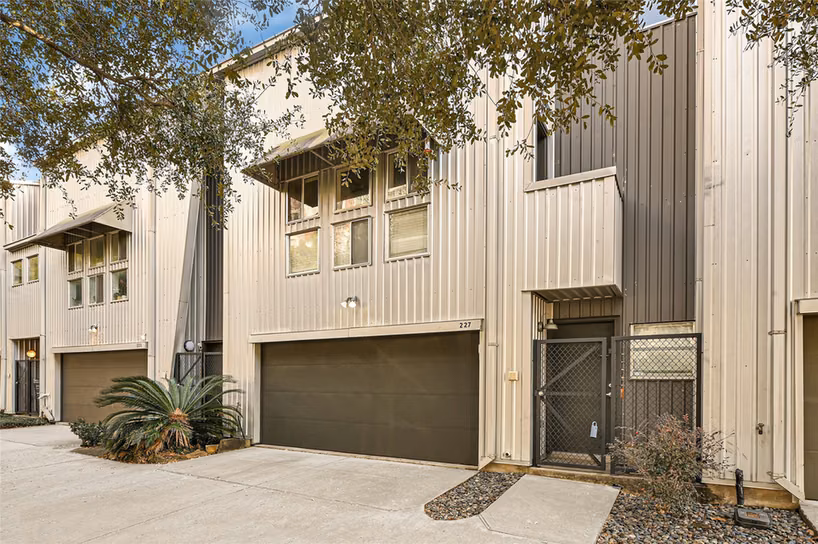 Photo 2 of 227 W Gray, Houston, TX
