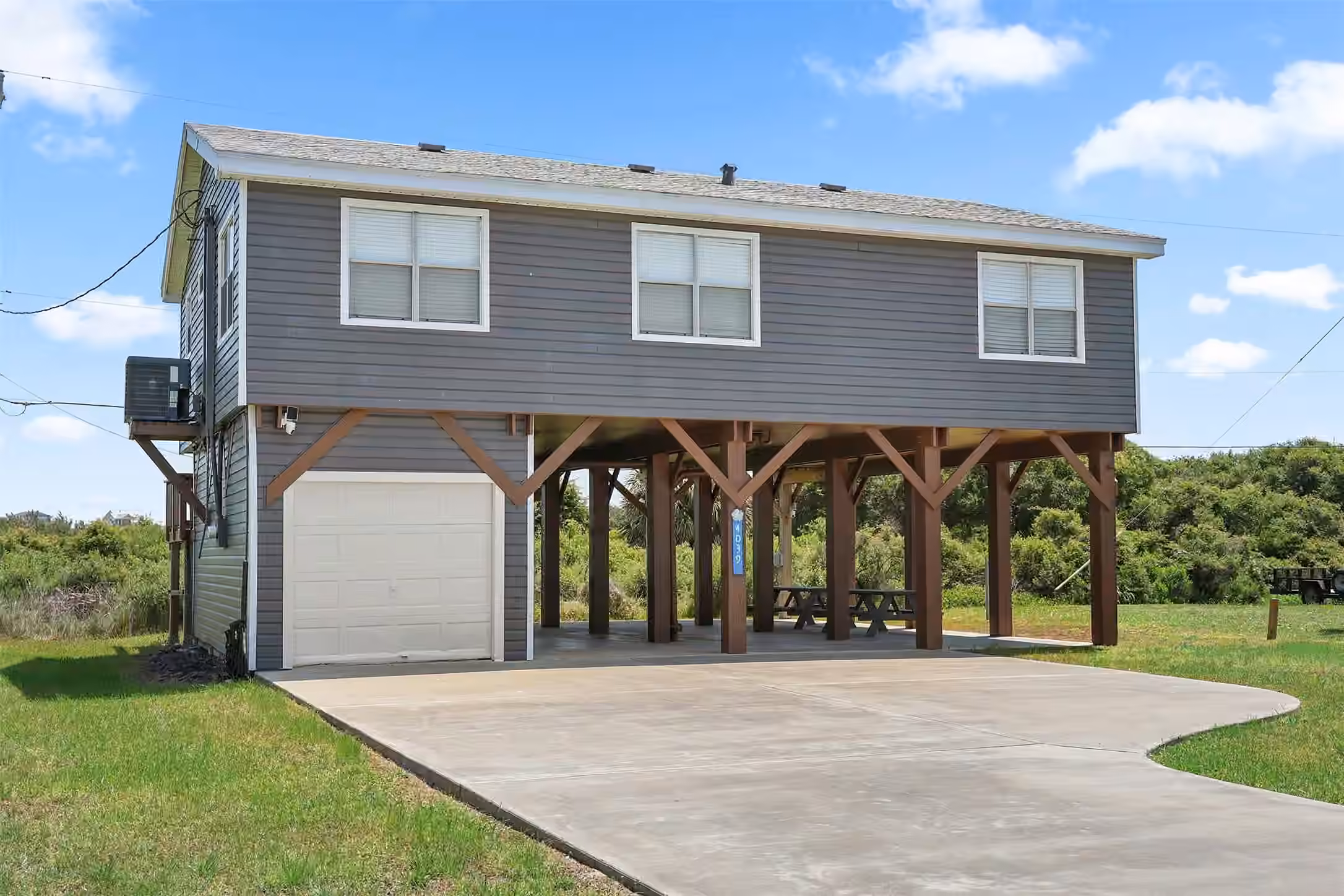 Photo of 4039 San Jacinto Drive, Galveston, TX 77554