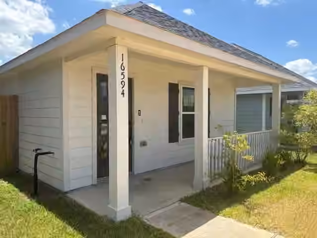 Photo 3 of 16594 Colleen Place, Conroe, TX