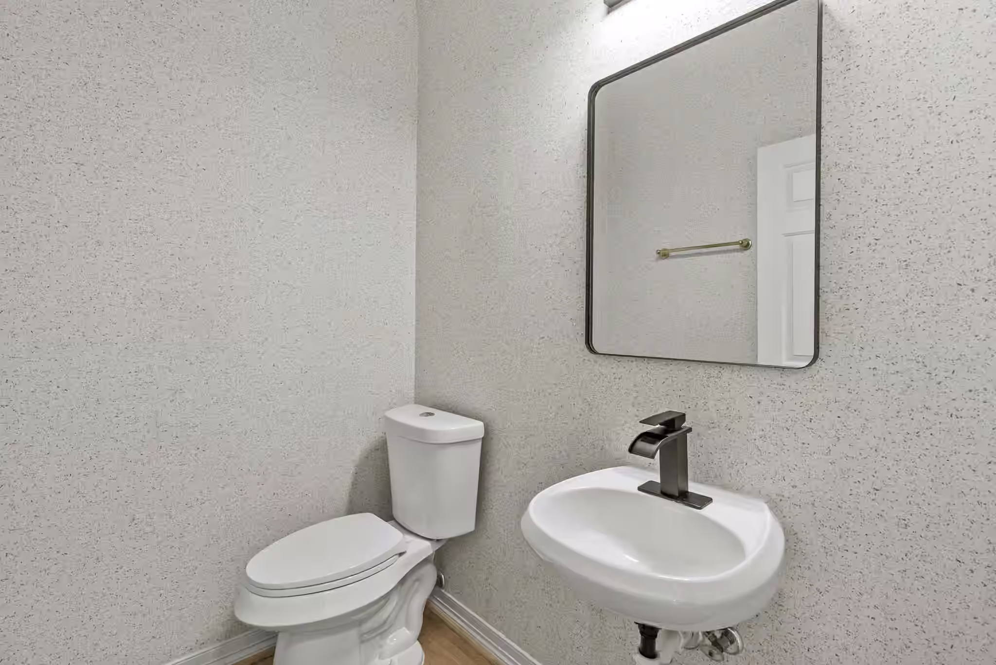 Photo 7 of 710 W 10th Street, Houston, TX