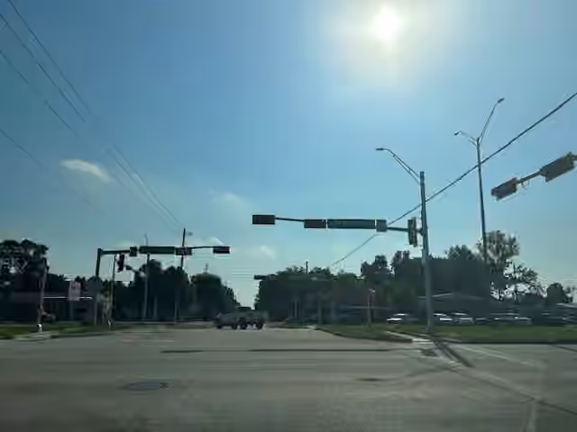 Photo 5 of 715 W Rittenhouse Road, Houston, TX