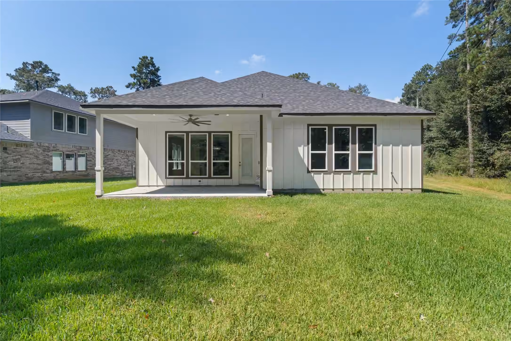 Photo 2 of 1118 Neros Palace, New Caney, TX