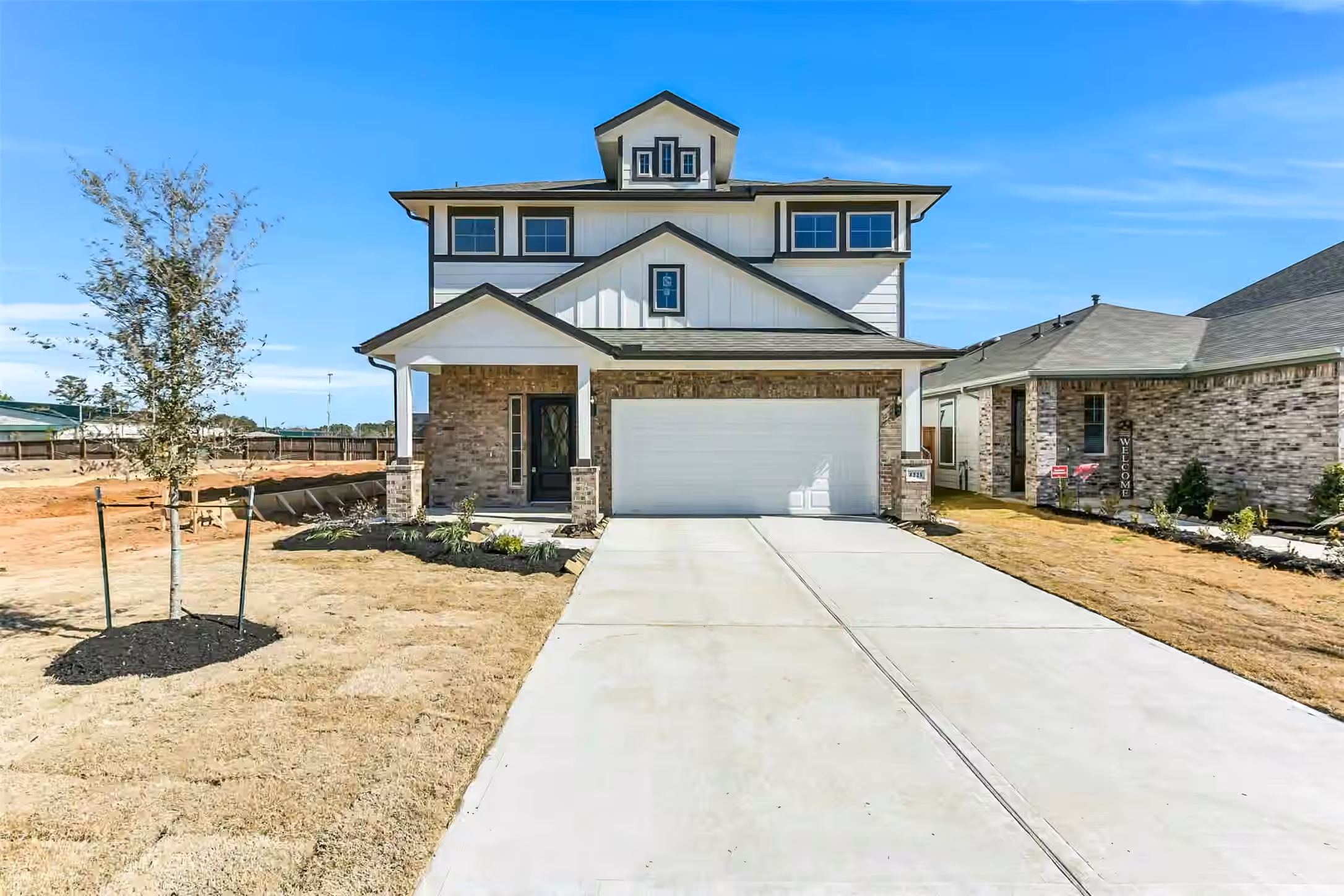 Photo 2 of 4221 Red Cedar Ring Lane, Pinehurst, TX