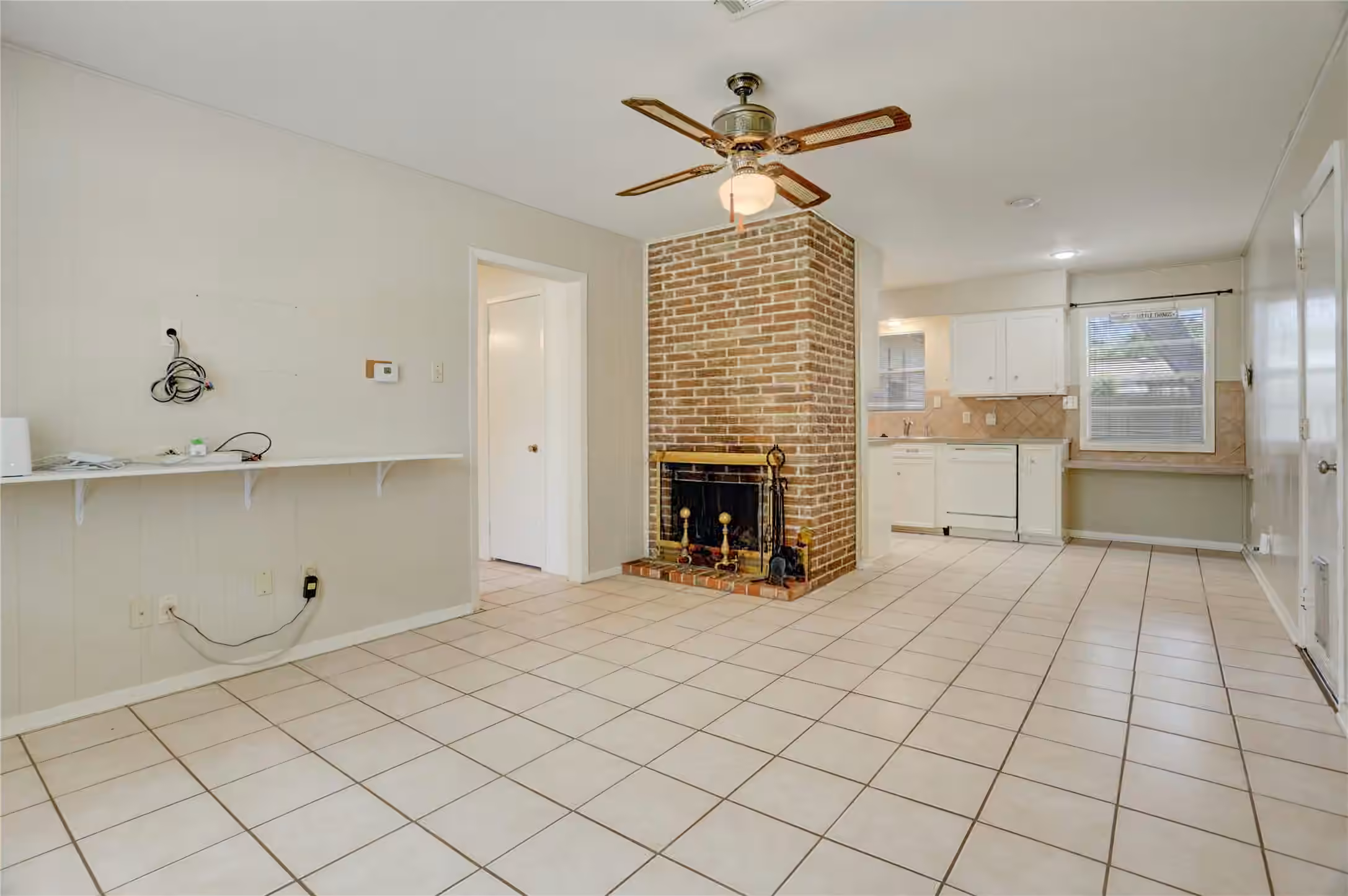 Photo 6 of 5843 Shurmard Drive, Houston, TX