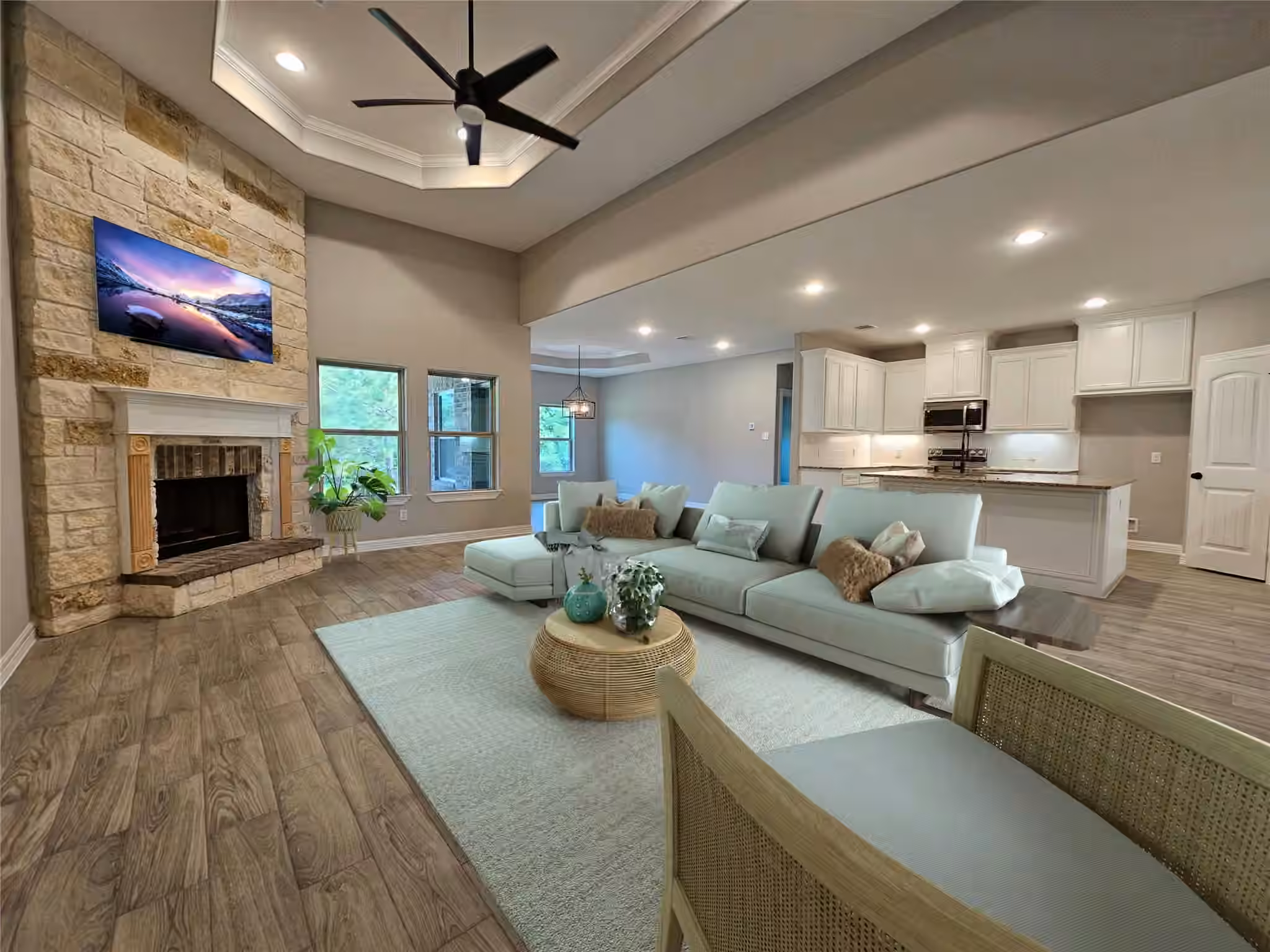 Photo 5 of 1920 Rollingwood Drive, Huntsville, TX