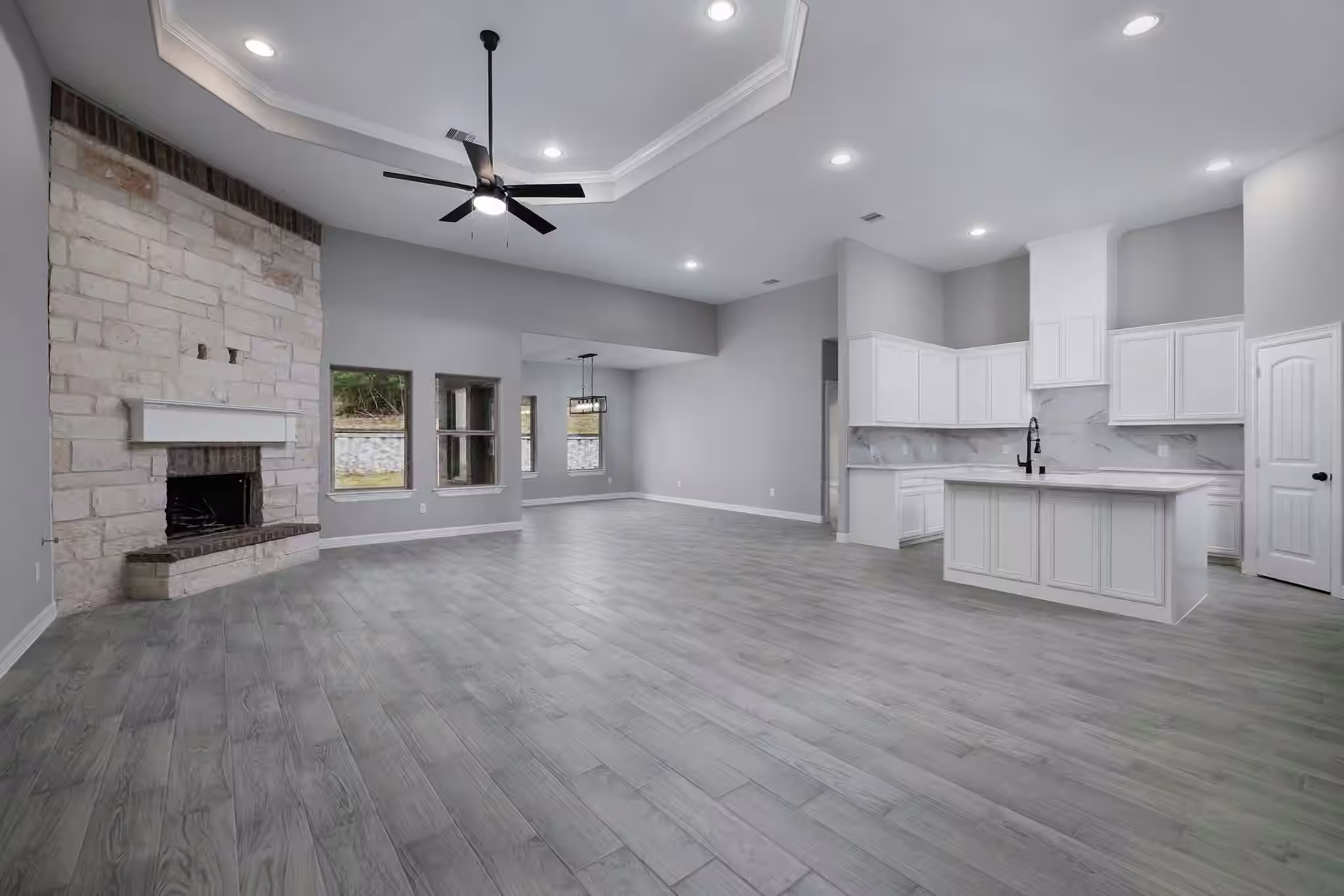 Photo 6 of 1920 Rollingwood Drive, Huntsville, TX