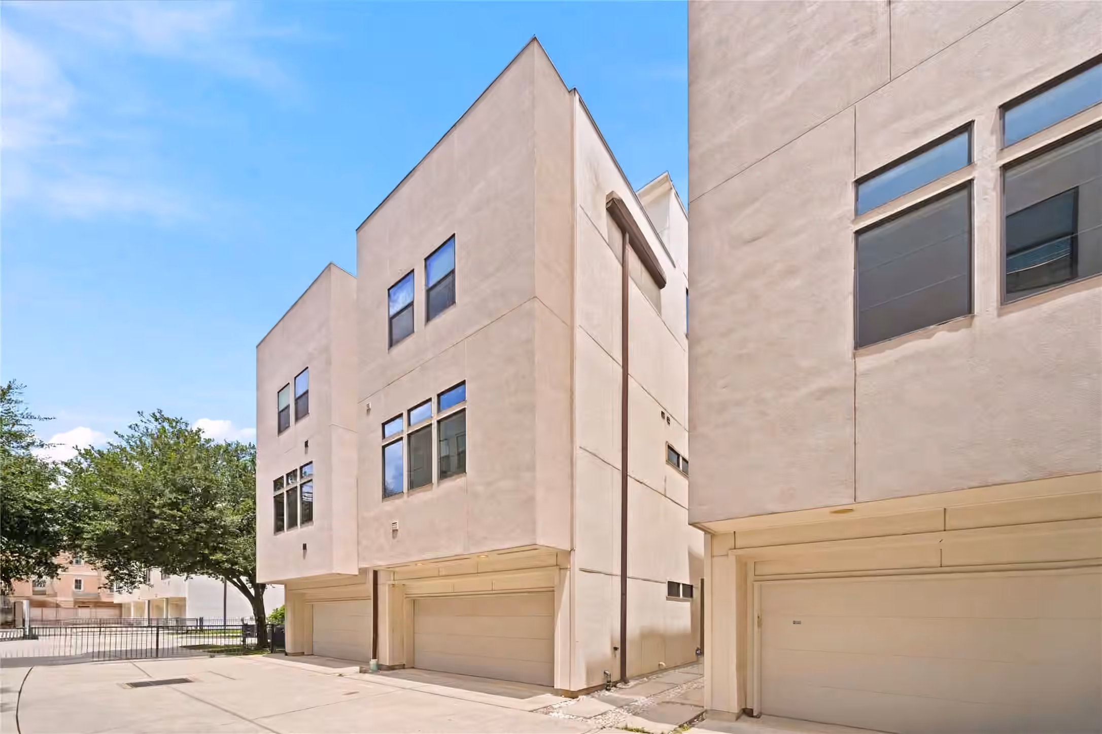 Photo 2 of 2108 Colorado Street, Houston, TX