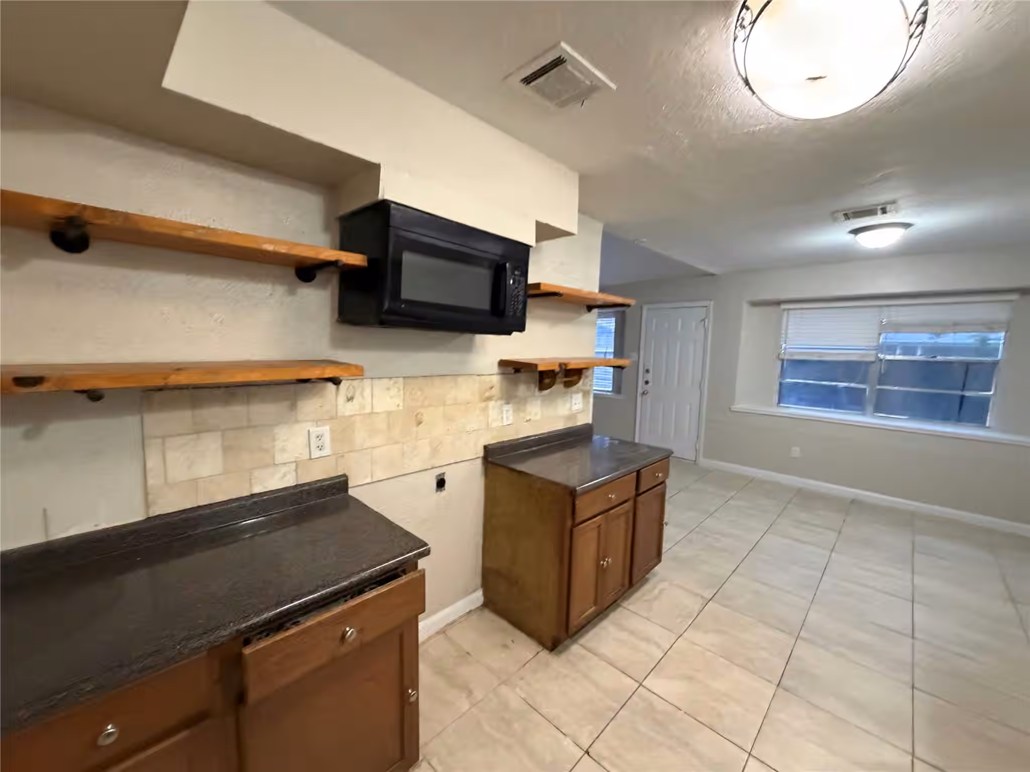 Photo 6 of 11810 Grapewood Drive, Houston, TX