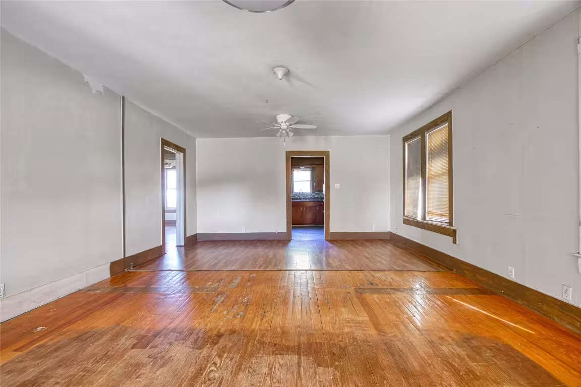 Photo of 209 Avenue H, Van Vleck, TX
