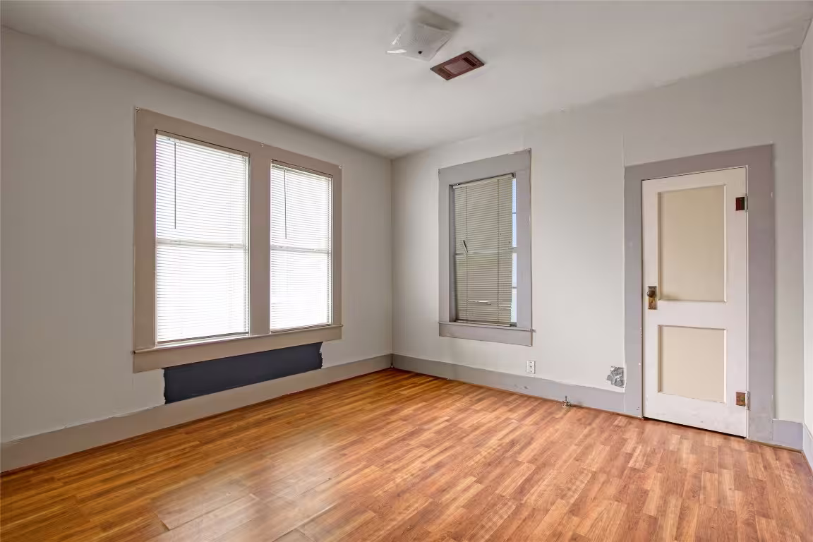 Photo 4 of 209 Avenue H, Van Vleck, TX
