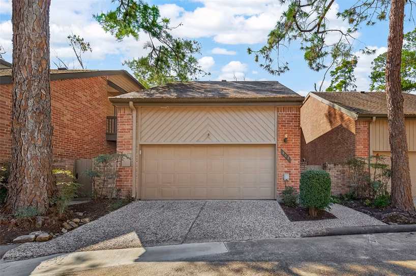 Photo of 262 Sugarberry Circle, Houston, TX
