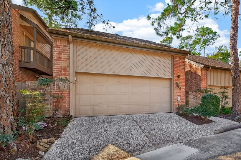 Photo 2 of 262 Sugarberry Circle, Houston, TX