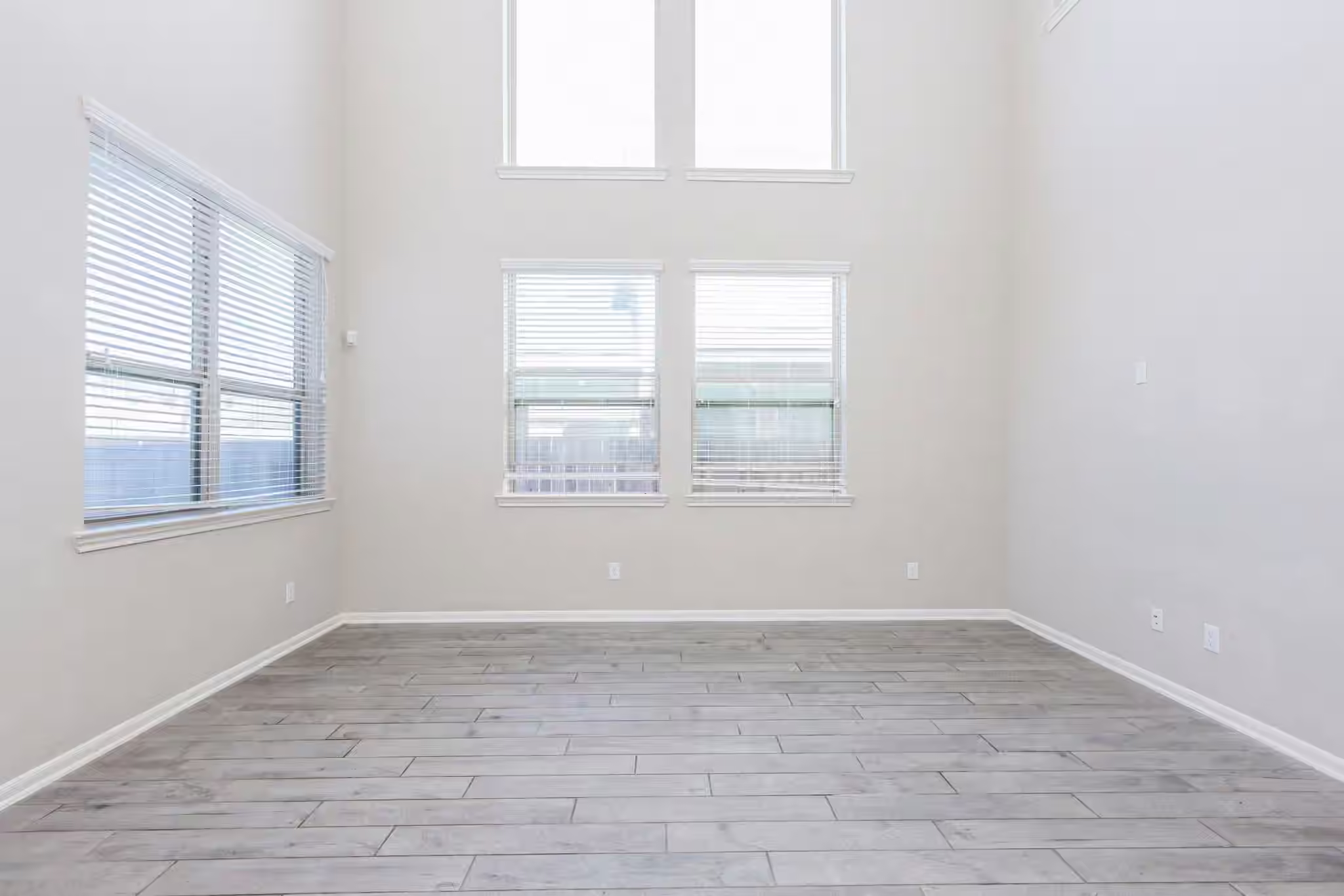 Photo 5 of 1632 Summer City Drive, Houston, TX