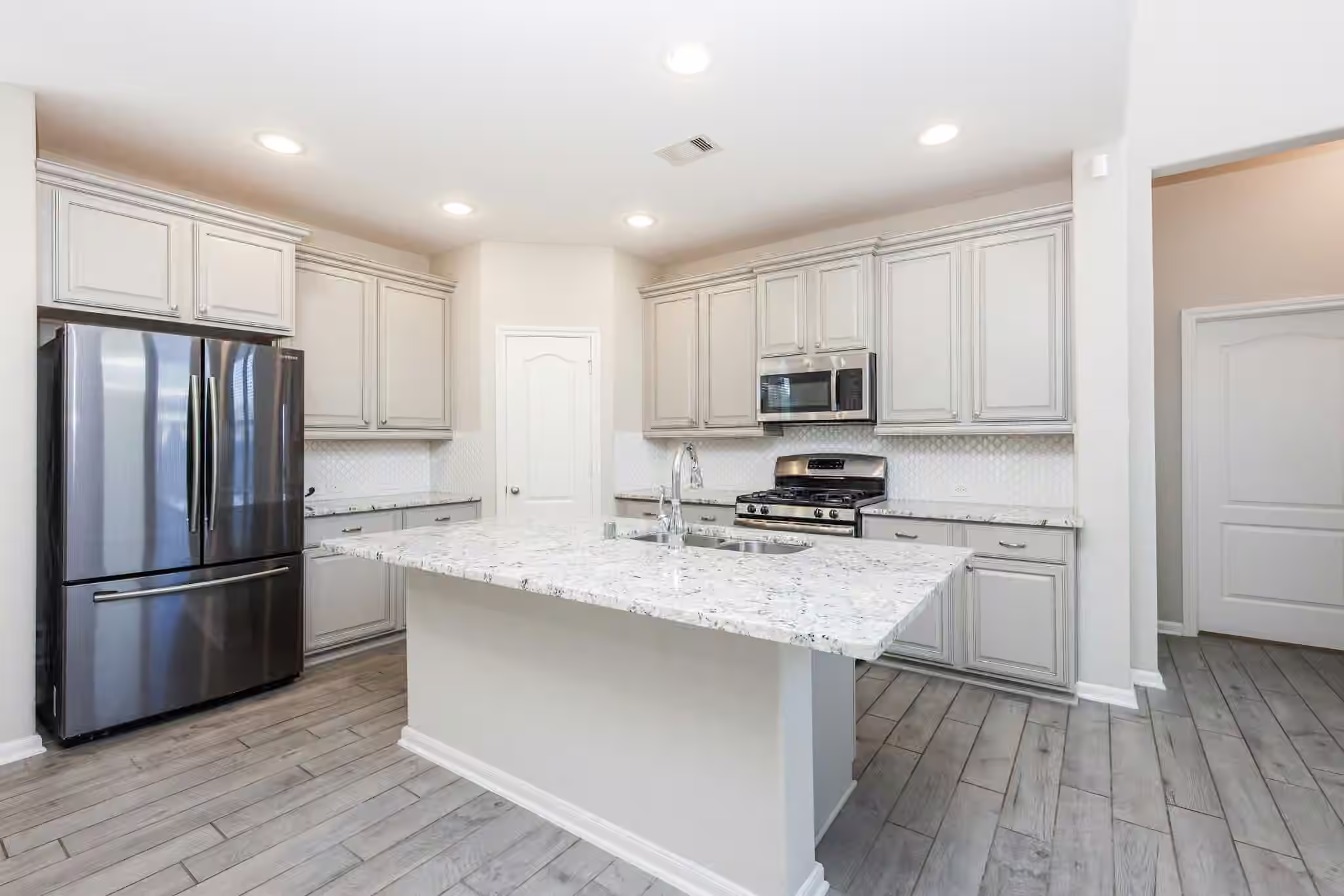 Photo 7 of 1632 Summer City Drive, Houston, TX