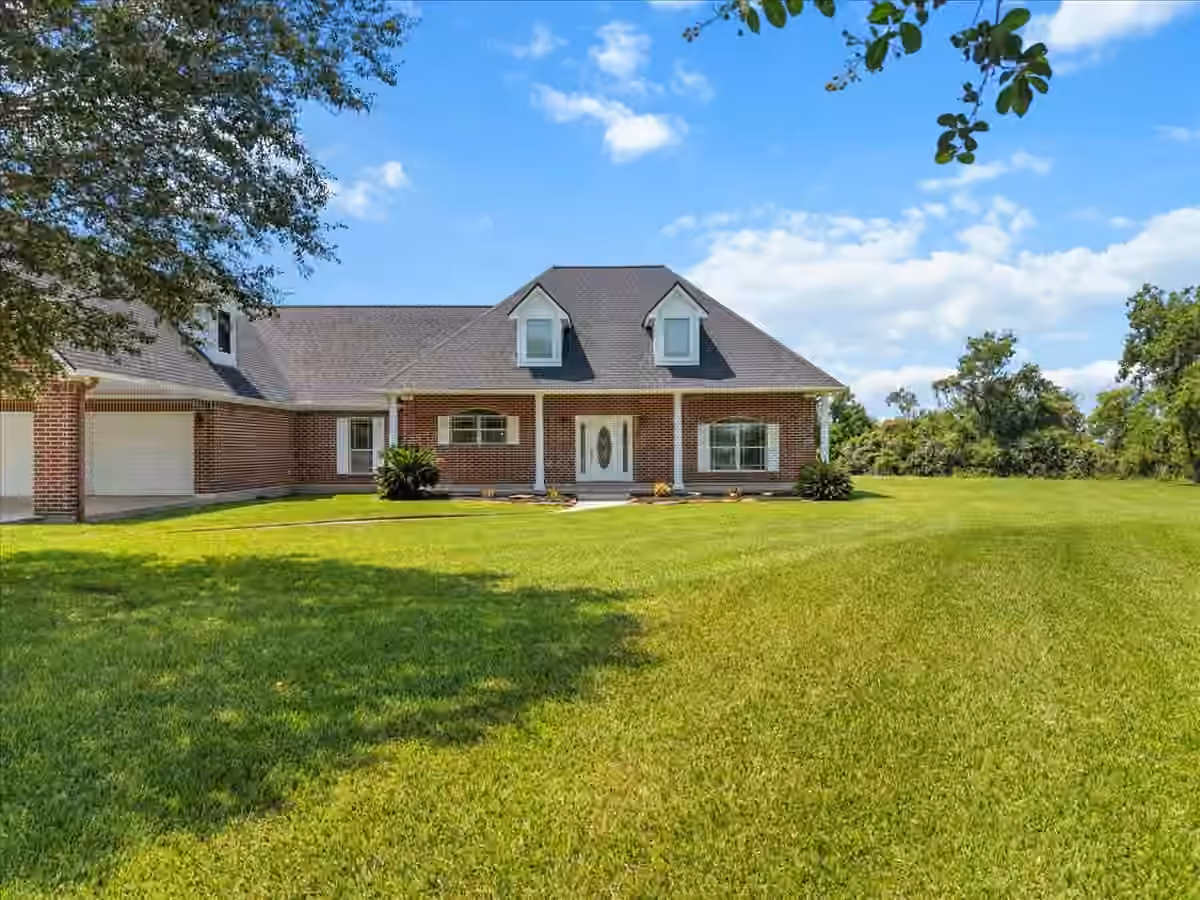 Photo 3 of 3627 Madison Avenue, Baytown, TX