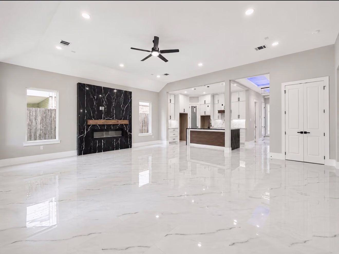 Photo 5 of 4027 Black Locust Drive, Houston, TX