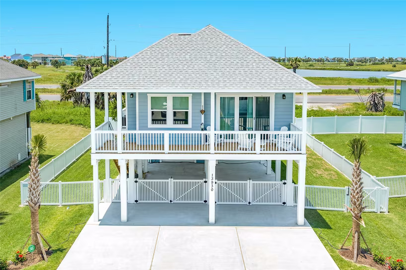 Photo 2 of 13930 Pirates Beach Boulevard, Galveston, TX