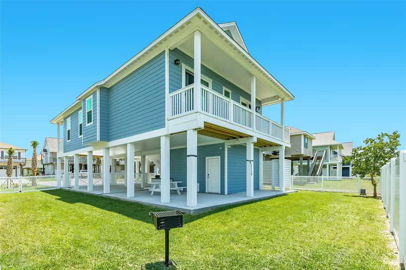 Photo 3 of 13930 Pirates Beach Boulevard, Galveston, TX