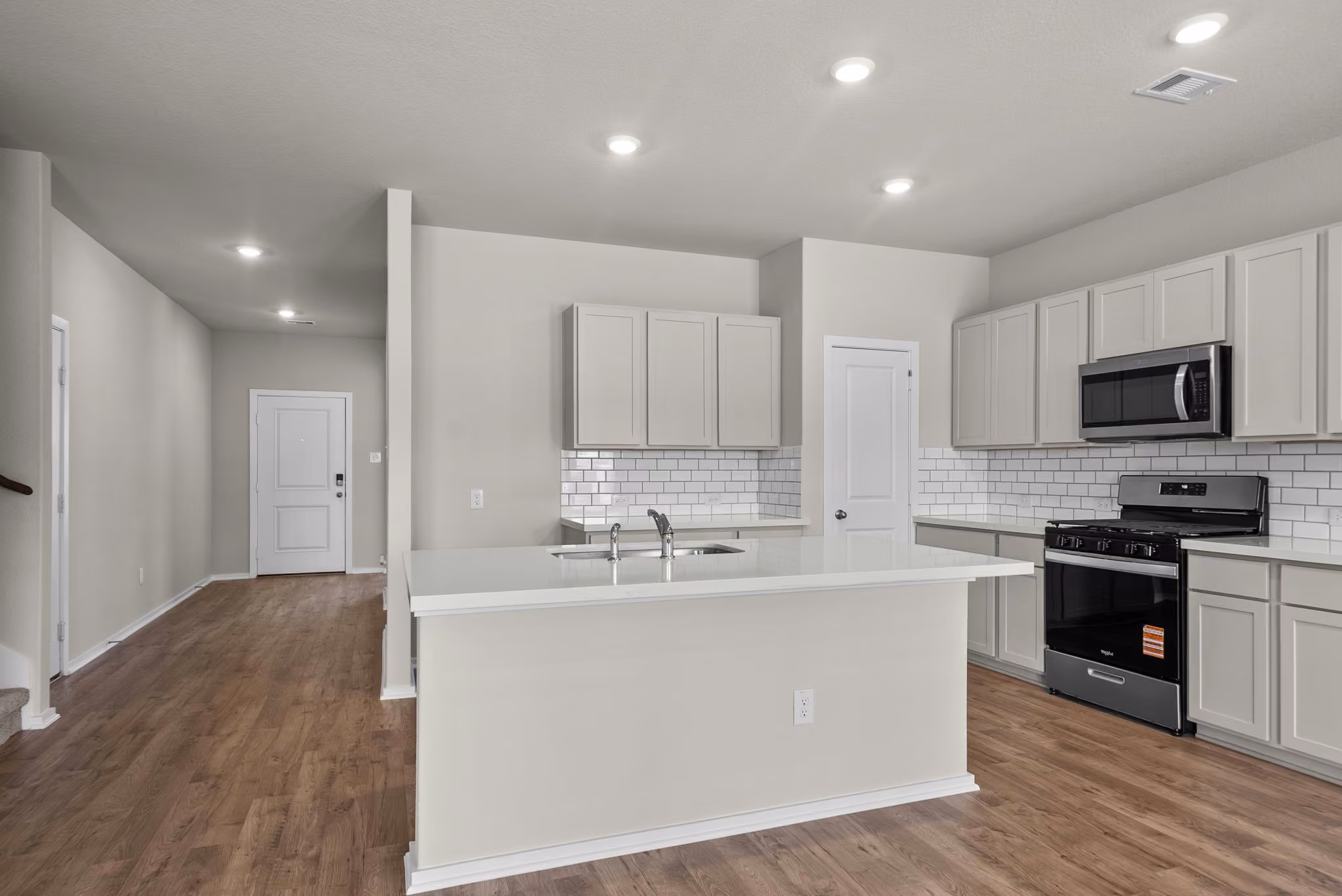 Photo 4 of 6726 Pebble Bluff Court, Cove, TX