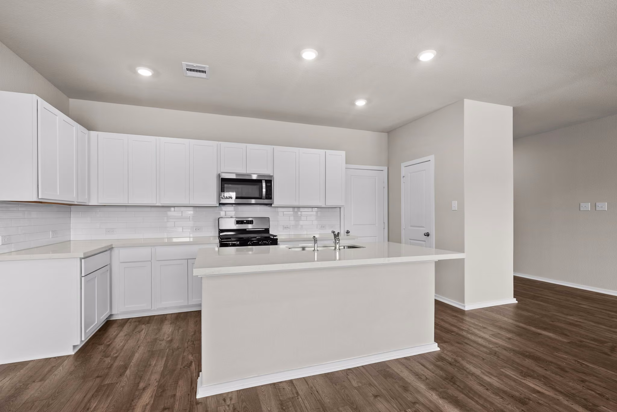 Photo 7 of 6722 Pebble Bluff Court, Cove, TX