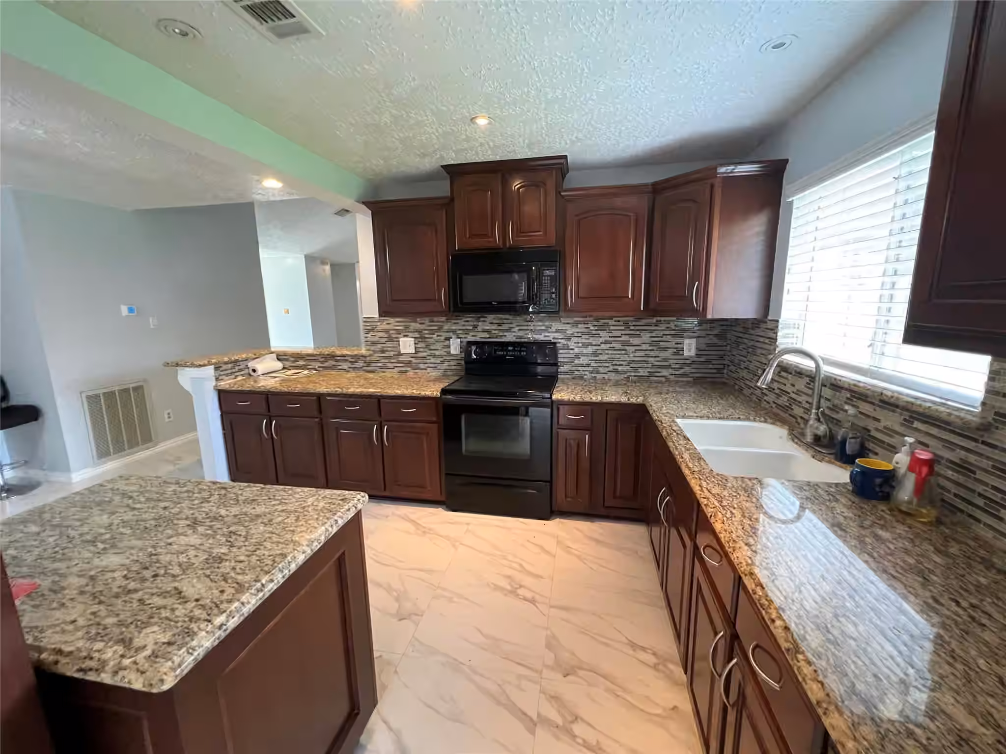 Photo 3 of 13411 Natasha Lane, Houston, TX