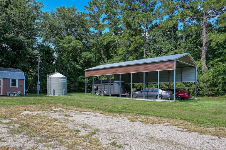 Photo 5 of 17055 Rogers Road, Willis, TX