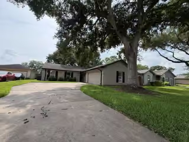 Photo 3 of 3714 Quail Meadow Drive, Missouri City, TX