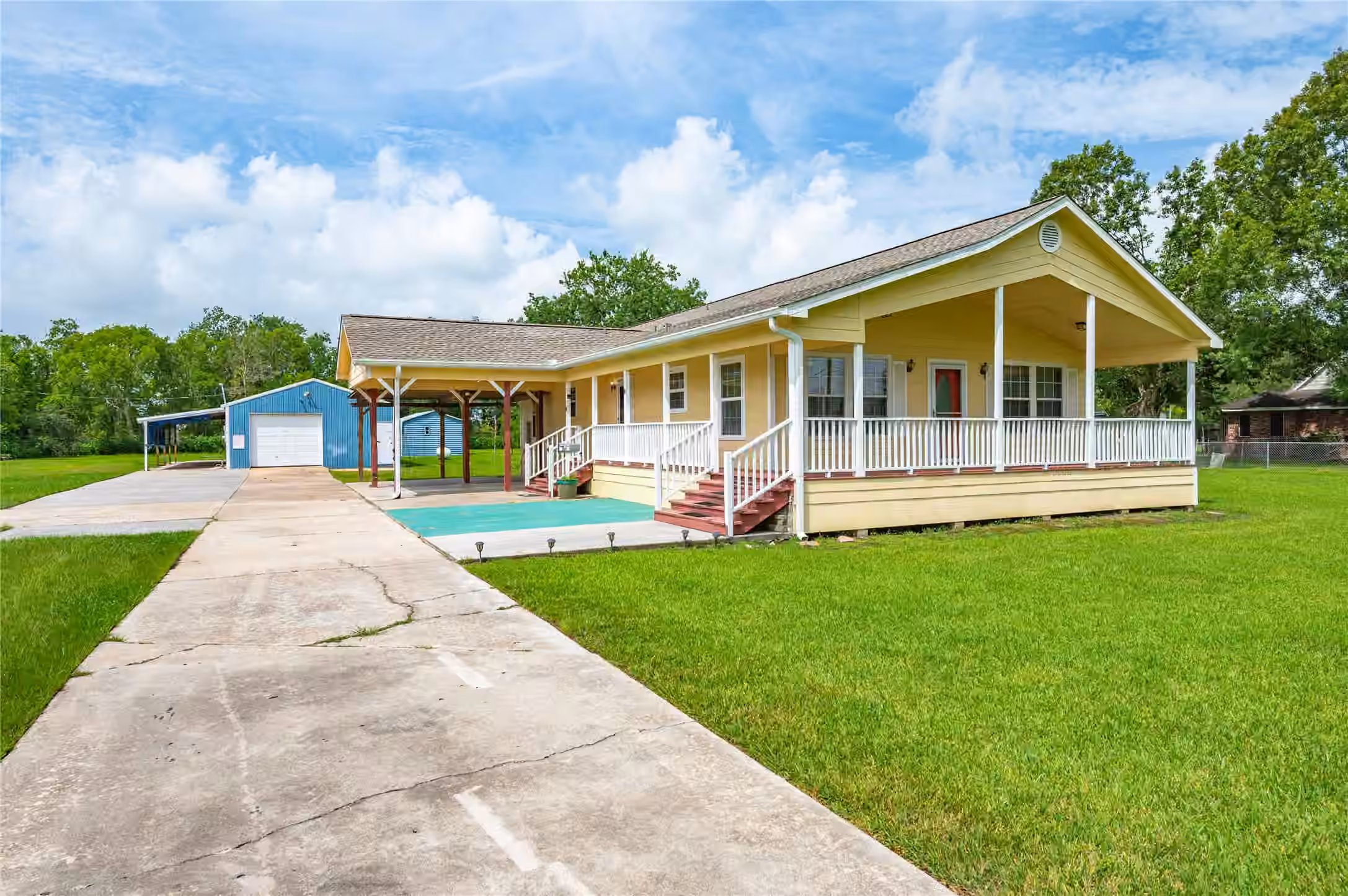 Photo 2 of 5710 County Road 166, Alvin, TX