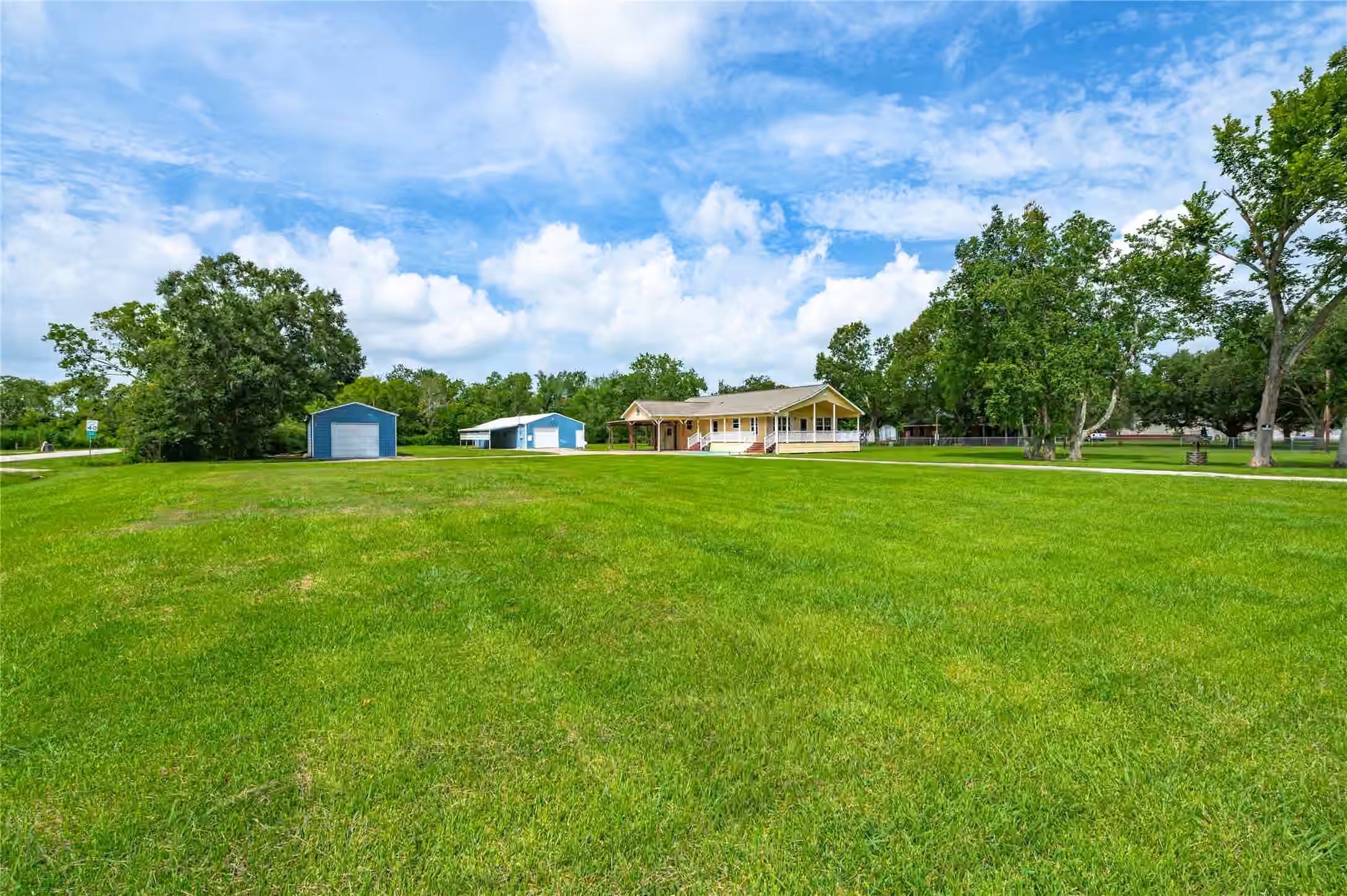 Photo 7 of 5710 County Road 166, Alvin, TX