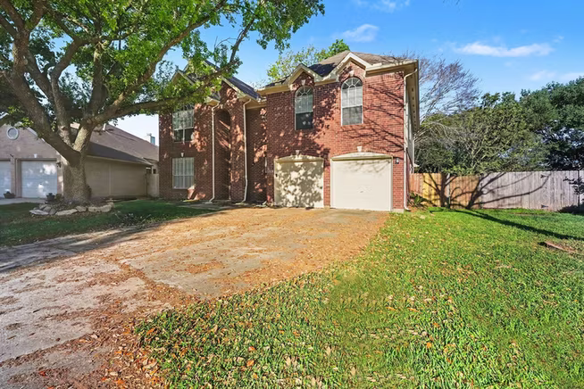 Photo 2 of 10823 Allens Landing Drive, Houston, TX