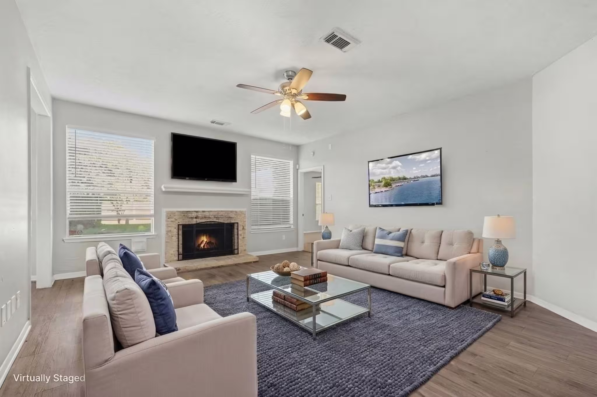 Photo 4 of 10823 Allens Landing Drive, Houston, TX