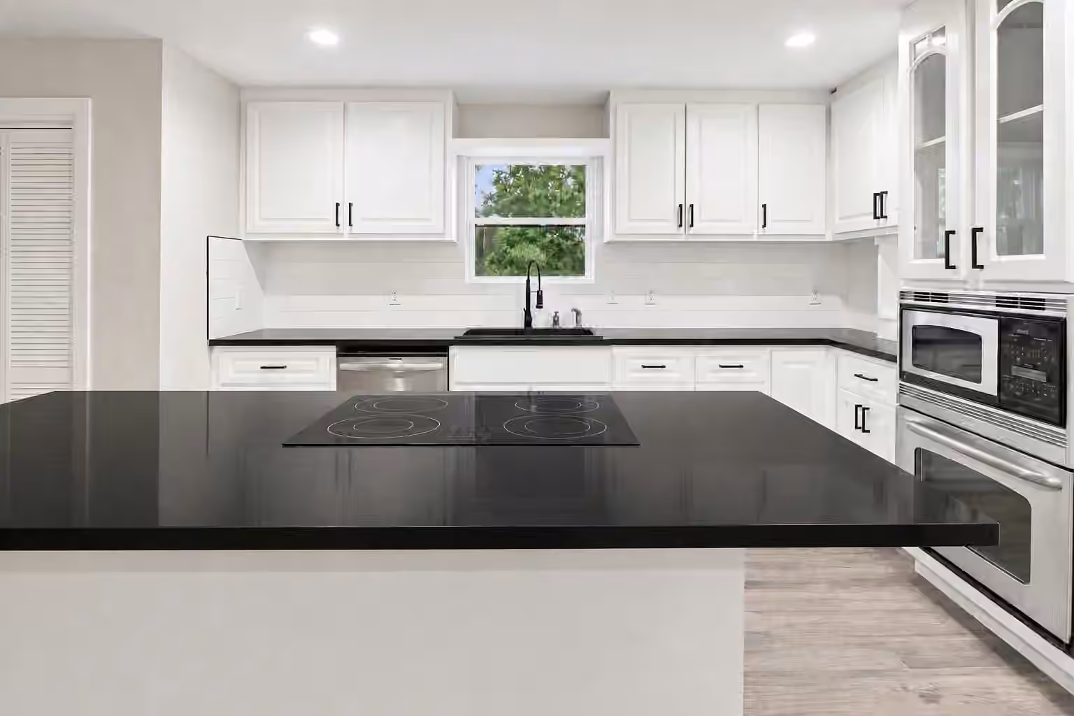 Photo 6 of 9915 Baronshire Round, Houston, TX