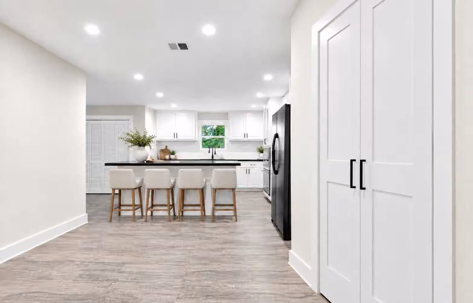 Photo 7 of 9915 Baronshire Round, Houston, TX